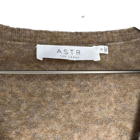 ASTR Cropped Cardigan Sweater Womens Small Natural Tan V-Neck Fuzzy Button - Picture 5 of 7